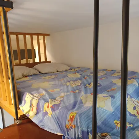 Studio Apartment *